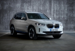 BMW iX3 - Xe SUV chạy điện hoàn toàn đầu tiên của hãng