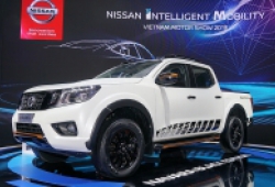 Cận cảnh phiên bản đặc biệt Nissan Navara Black Edition A-IVI