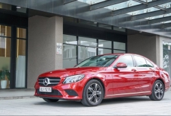 Đánh giá Mercedes-Benz C180: Lựa chọn cho người lần đầu sử dụng xe hạng sang