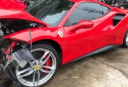 Ferrari 488GTB của Tuấn Hưng đâm nát đầu nhưng túi khí không bung