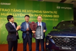 Hyundai Thành Công tặng Santa Fe 2019 cho HLV Park Hang-Seo