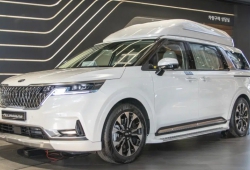 KIA Sedona High Limousine chuẩn bị đến tay khách hàng với giá 54.420 USD