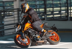 KTM 200 Duke 2021 ra mắt tại Malaysia, chuẩn bị về Việt Nam