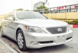 Lexus LS 460L xe 'sang chảnh' một thời có giá chỉ ngang Toyota Camry