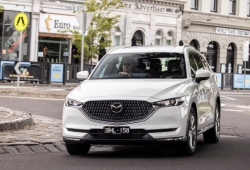 Mazda CX-8 bản 6 chỗ có giá 1,25 tỷ đồng tại Australia