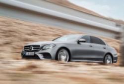 Mercedes Benz E-Class bị triệu hồi do lỗi hệ thống camera và cảm biến sau