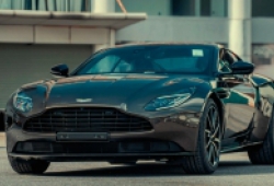 Ngắm siêu xe Aston Martin DB11 V8 màu độc vừa về Việt Nam