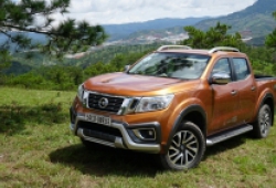 Nissan Navara giảm giá mạnh thanh lý xe tồn