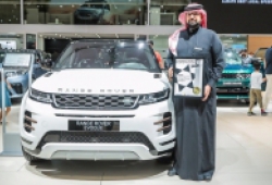 Range Rover Evoque mới đạt giải SUV của năm 2019