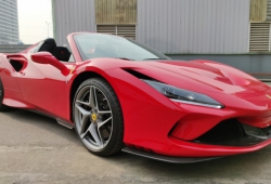 Siêu phẩm Ferrari F8 Tributo Spider thứ hai cập bến Việt Nam