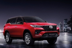 Toyota Fortuner 2021 thể thao hơn với trang bị Pride Package II