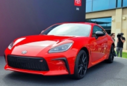 Toyota GR-86 2022 ra mắt với giá 30.000 USD