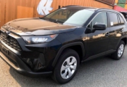 Toyota Rav4 phiên bản “giá rẻ” về Việt Nam cũng đã gần 2 tỉ đồng