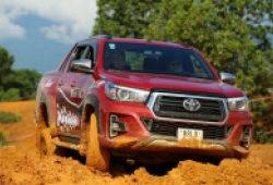 Trải nghiệm lái xe địa hình với Toyota Hilux tại PVOIL VOC 2019