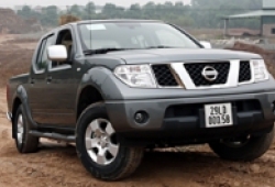 Triệu hồi gần 2.500 xe Nissan Navara vì lỗi túi khí