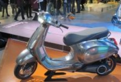 Vespa Elettrica, xe máy điện Piaggio giá đắt ngang một chiếc ô tô