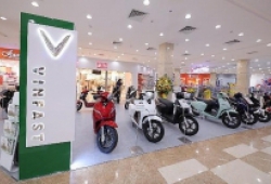 VinFast đồng loạt khai trương 21 showroom ô tô và xe máy điện