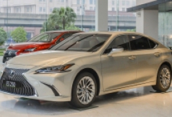 Xe sang Lexus ES 250 và ES 300h 2021 ra mắt: An toàn hơn, giá không đổi