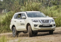 Xem Nissan Terra khoe khả năng off-road ở Hà Nội